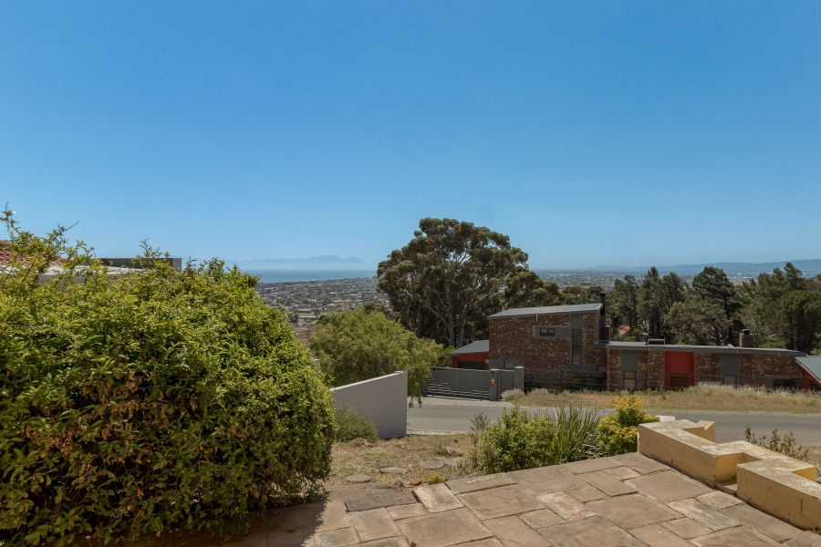 4 Bedroom Property for Sale in Mountainside Western Cape